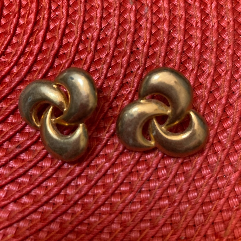 Bundle 5, get 20% off - Vintage Polished Brass Abstract Swirl Design Earrings